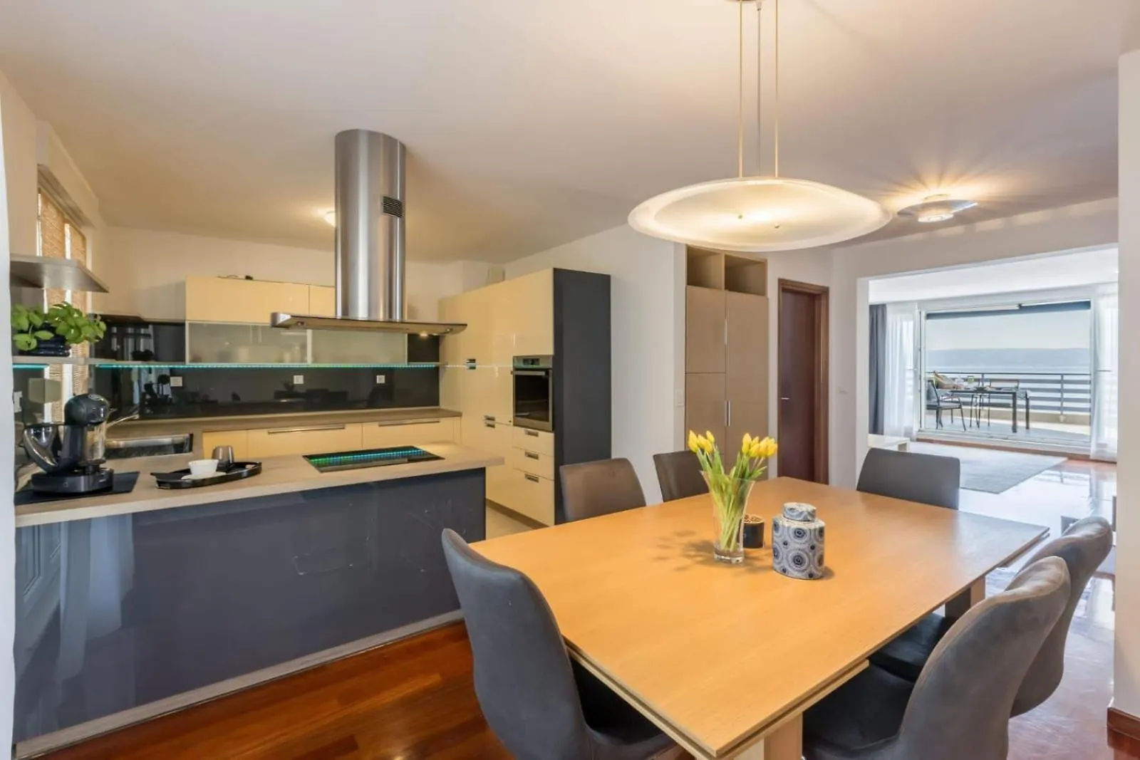 ספליט Velebos Superior Apartment - Spacious Luxury Four-Room Apartment On 220 M2 - Panoramic View Of The Sea And Islands - Prestigious Location By The Sea To The New City Center Of Znjan - Top Amenities - Free Garage Parking Space- Buralux Properties