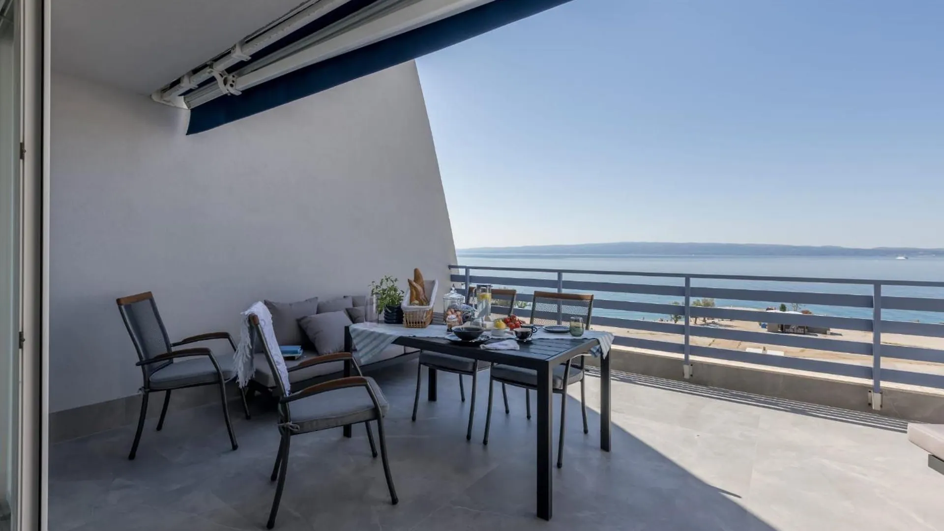 ספליט Velebos Superior Apartment - Spacious Luxury Four-Room Apartment On 220 M2 - Panoramic View Of The Sea And Islands - Prestigious Location By The Sea To The New City Center Of Znjan - Top Amenities - Free Garage Parking Space- Buralux Properties