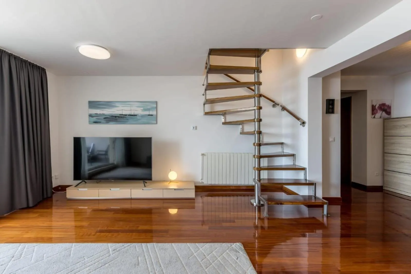 Velebos Superior Apartment - Spacious Luxury Four-Room Apartment On 220 M2 - Panoramic View Of The Sea And Islands - Prestigious Location By The Sea To The New City Center Of Znjan - Top Amenities - Free Garage Parking Space- Buralux Properties Split 0*,