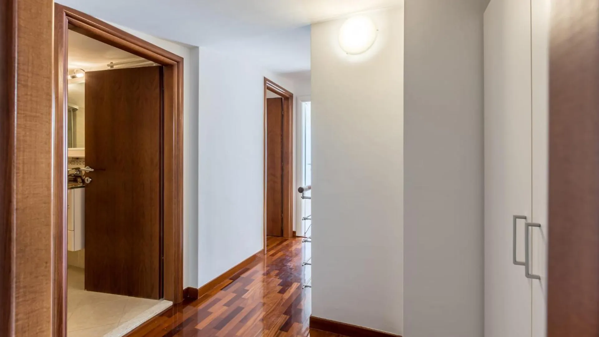ספליט Velebos Superior Apartment - Spacious Luxury Four-Room Apartment On 220 M2 - Panoramic View Of The Sea And Islands - Prestigious Location By The Sea To The New City Center Of Znjan - Top Amenities - Free Garage Parking Space- Buralux Properties