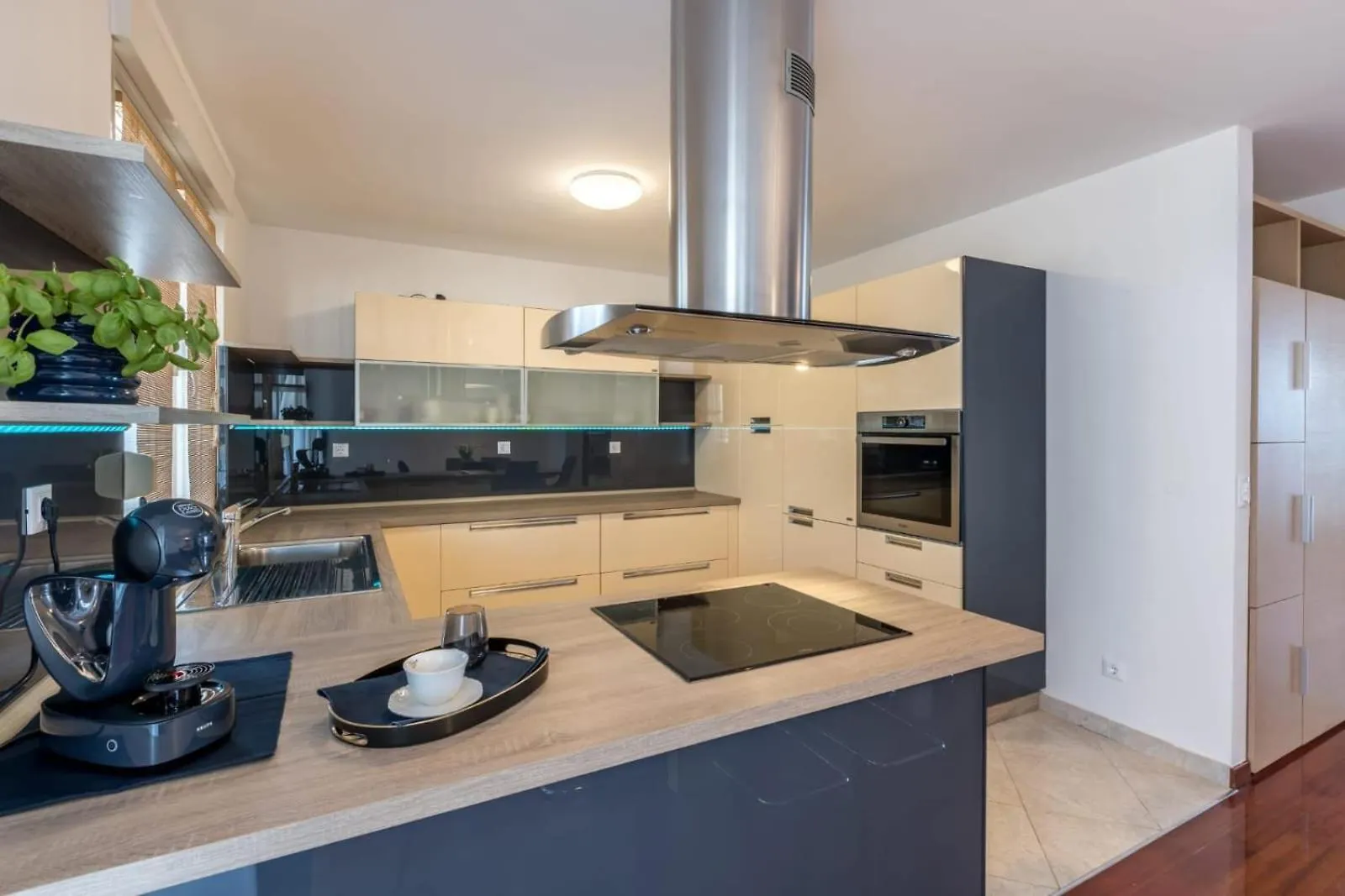 Velebos Superior Apartment - Spacious Luxury Four-Room Apartment On 220 M2 - Panoramic View Of The Sea And Islands - Prestigious Location By The Sea To The New City Center Of Znjan - Top Amenities - Free Garage Parking Space- Buralux Properties Split