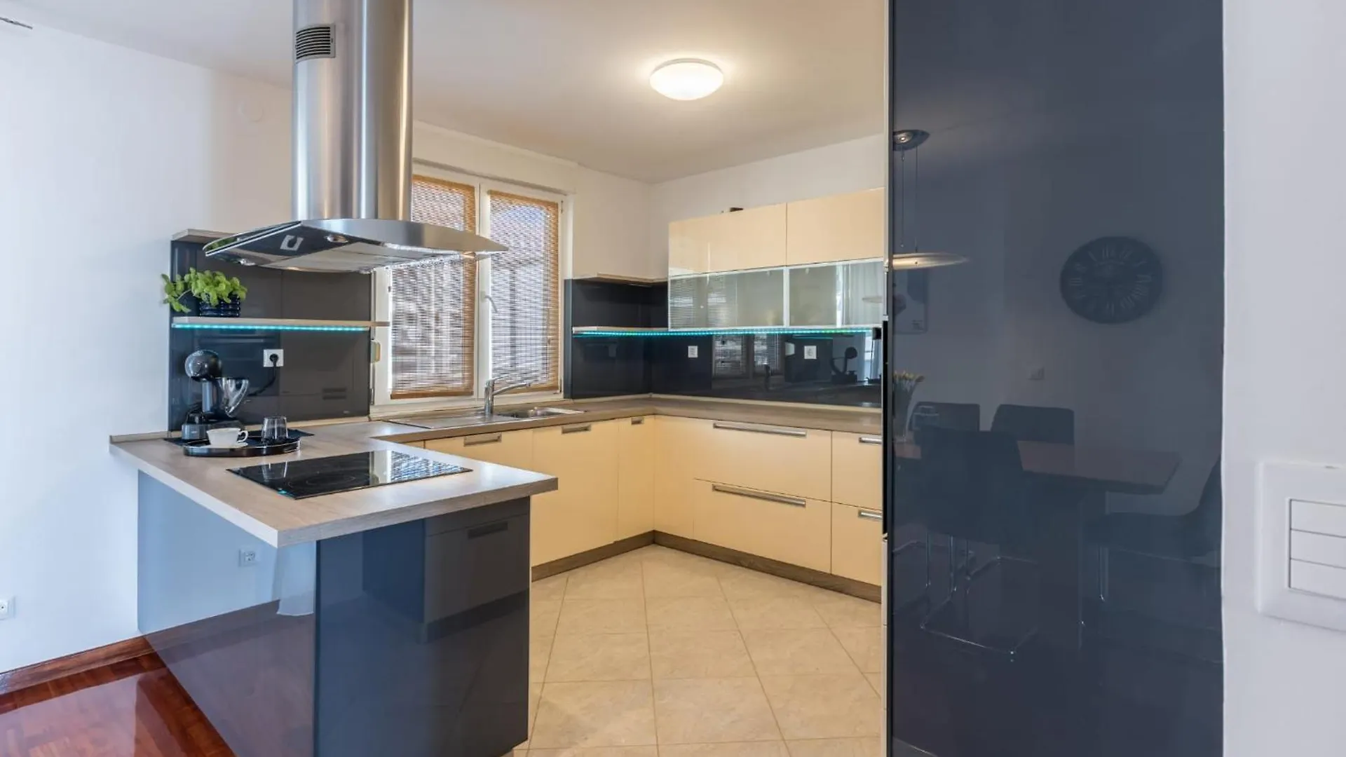 Velebos Superior Apartment - Spacious Luxury Four-Room Apartment On 220 M2 - Panoramic View Of The Sea And Islands - Prestigious Location By The Sea To The New City Center Of Znjan - Top Amenities - Free Garage Parking Space- Buralux Properties Split