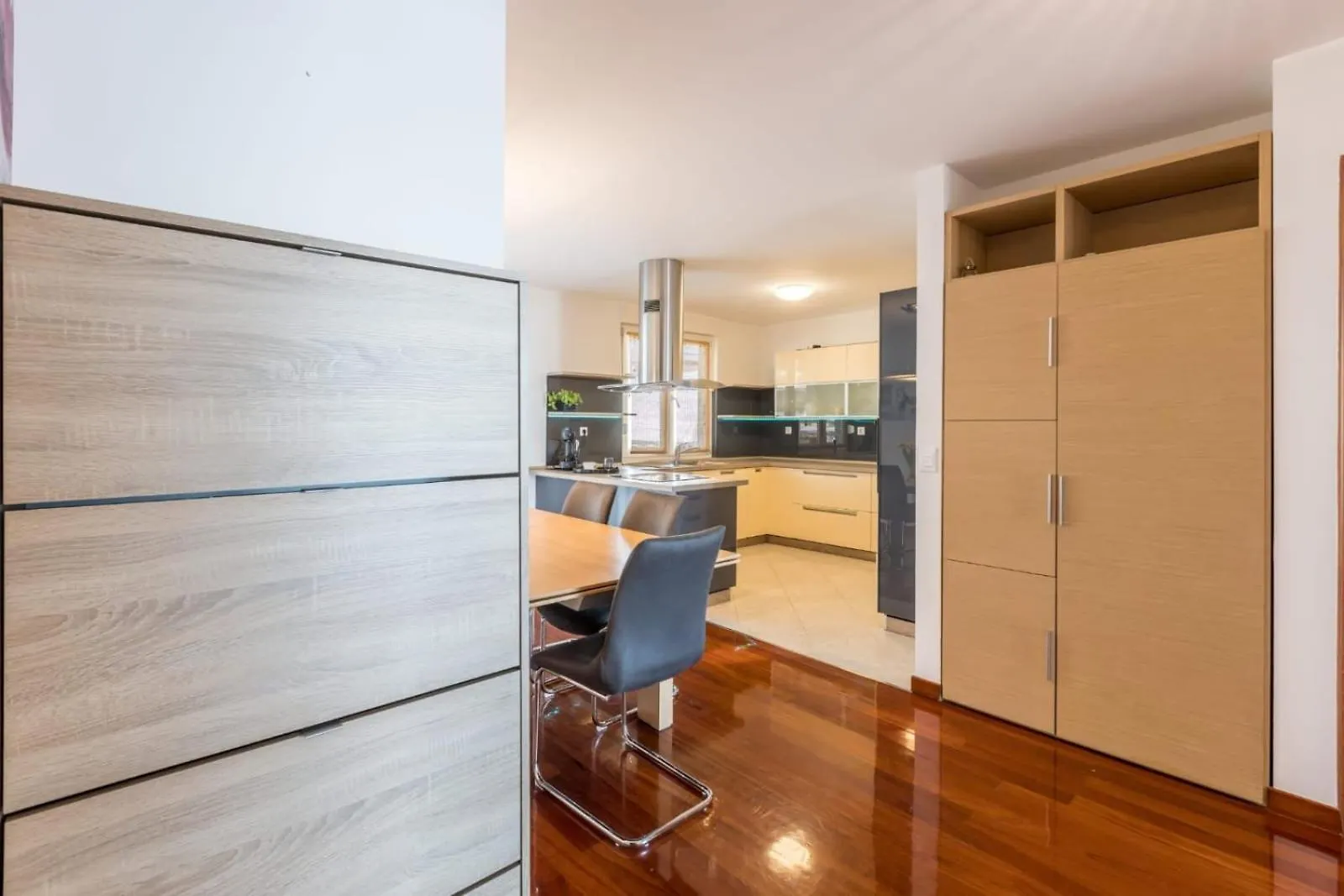 ספליט Velebos Superior Apartment - Spacious Luxury Four-Room Apartment On 220 M2 - Panoramic View Of The Sea And Islands - Prestigious Location By The Sea To The New City Center Of Znjan - Top Amenities - Free Garage Parking Space- Buralux Properties 0*,
