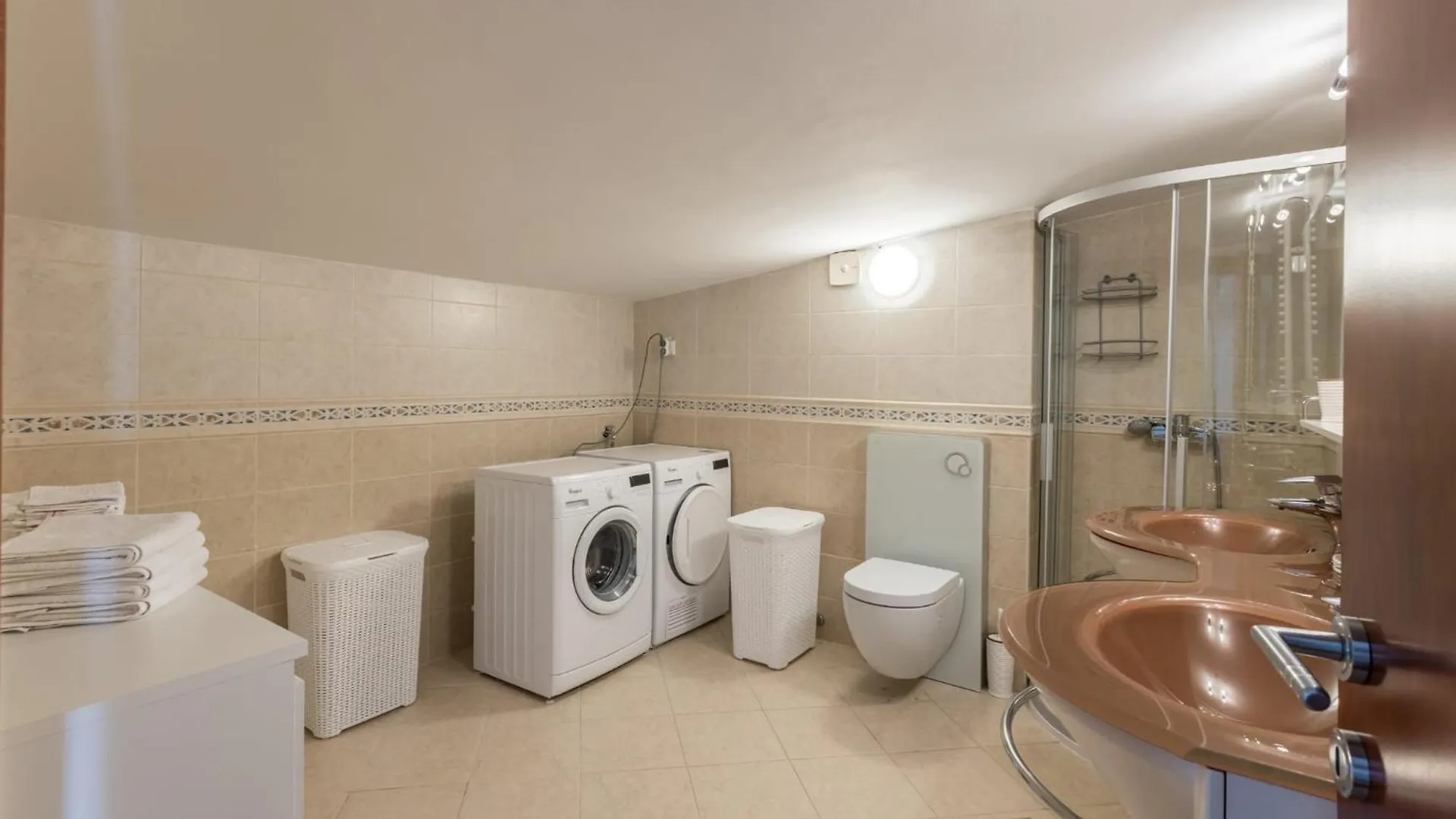 Velebos Superior Apartment - Spacious Luxury Four-Room Apartment On 220 M2 - Panoramic View Of The Sea And Islands - Prestigious Location By The Sea To The New City Center Of Znjan - Top Amenities - Free Garage Parking Space- Buralux Properties Split Kroatien