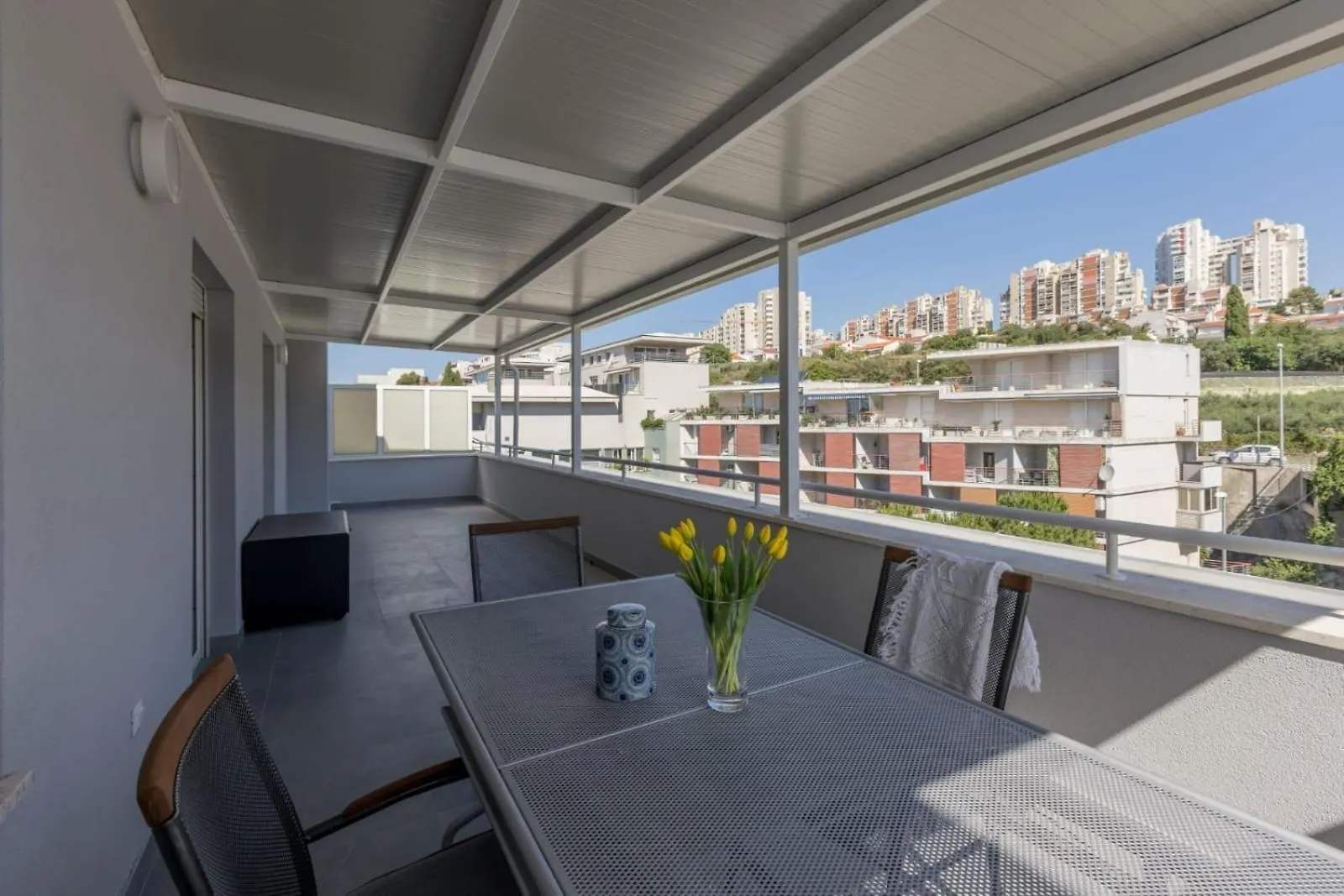 ספליט Velebos Superior Apartment - Spacious Luxury Four-Room Apartment On 220 M2 - Panoramic View Of The Sea And Islands - Prestigious Location By The Sea To The New City Center Of Znjan - Top Amenities - Free Garage Parking Space- Buralux Properties