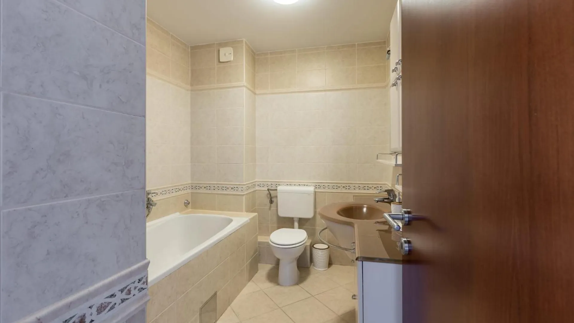 ספליט Velebos Superior Apartment - Spacious Luxury Four-Room Apartment On 220 M2 - Panoramic View Of The Sea And Islands - Prestigious Location By The Sea To The New City Center Of Znjan - Top Amenities - Free Garage Parking Space- Buralux Properties